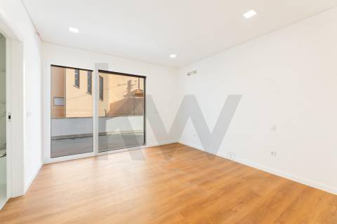 Moradia Térrea de luxo com três quartos suítes,  às portas da Cidade de Braga