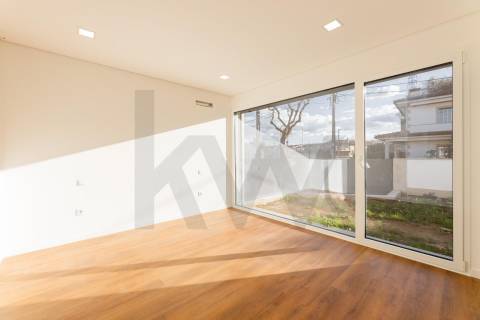 Moradia Térrea de luxo com três quartos suítes,  às portas da Cidade de Braga