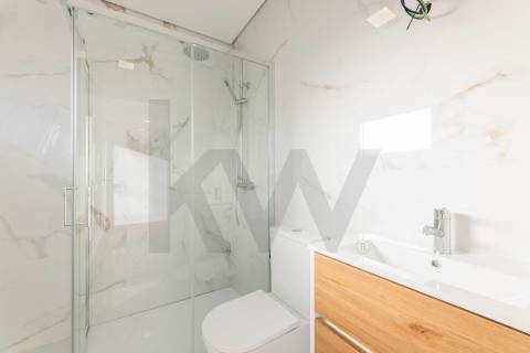 Moradia Térrea de luxo com três quartos suítes,  às portas da Cidade de Braga