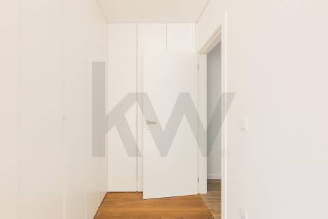 Moradia Térrea de luxo com três quartos suítes,  às portas da Cidade de Braga