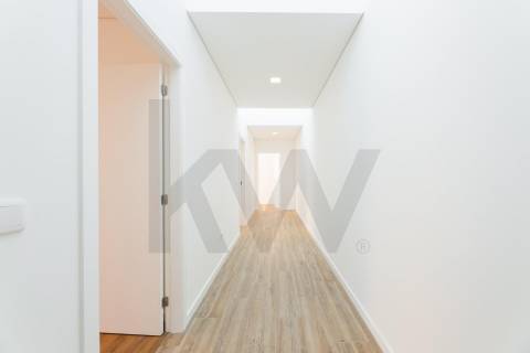 Moradia Térrea de luxo com três quartos suítes,  às portas da Cidade de Braga