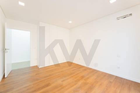 Moradia Térrea de luxo com três quartos suítes,  às portas da Cidade de Braga