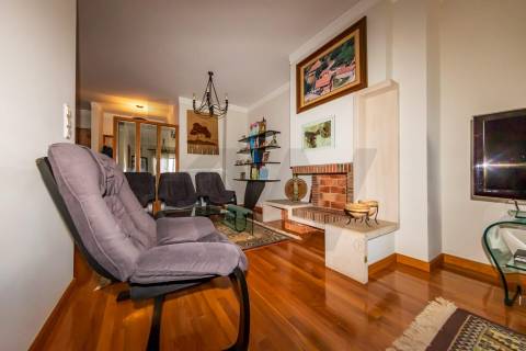 Apartamento T4 Duplex – Condomínio Fechado de Valverde, Viana do Castelo