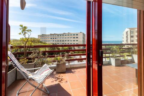 PRAIAS DE CANIDELO - Magnífico apartamento nos TERRAÇOS DO ATLÂNTICO - Avenida Beira Mar, 1071