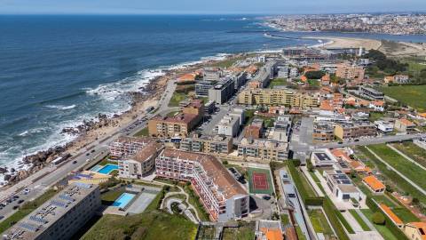 PRAIAS DE CANIDELO - Magnífico apartamento nos TERRAÇOS DO ATLÂNTICO - Avenida Beira Mar, 1071