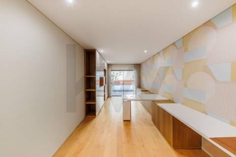 MORADIA T4+1 DE LUXO - RUA DE GONDARÉM (PORTO)