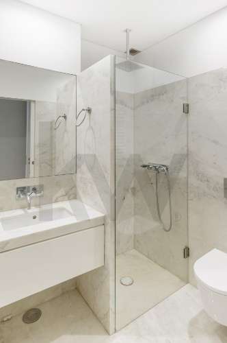 MORADIA T4+1 DE LUXO - RUA DE GONDARÉM (PORTO)