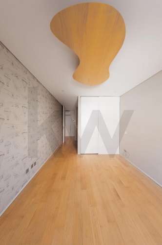 MORADIA T4+1 DE LUXO - RUA DE GONDARÉM (PORTO)