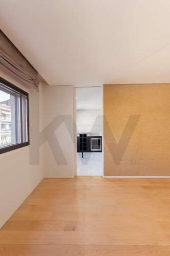 MORADIA T4+1 DE LUXO - RUA DE GONDARÉM (PORTO)