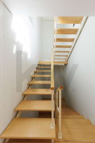 MORADIA T4+1 DE LUXO - RUA DE GONDARÉM (PORTO)