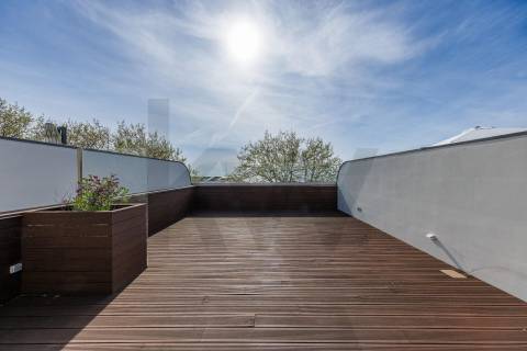 MORADIA T4+1 DE LUXO - RUA DE GONDARÉM (PORTO)