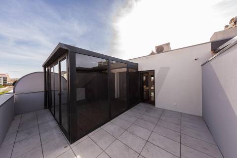 MORADIA T4+1 DE LUXO - RUA DE GONDARÉM (PORTO)