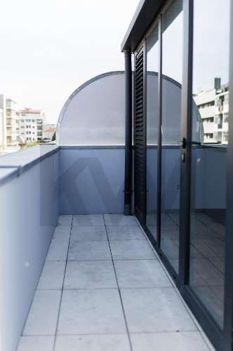 MORADIA T4+1 DE LUXO - RUA DE GONDARÉM (PORTO)