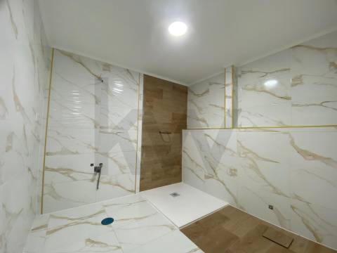 Moradia em Banda T3 C/ Terraço - EM RENOVAÇÃO - Alcongosta - Fundão