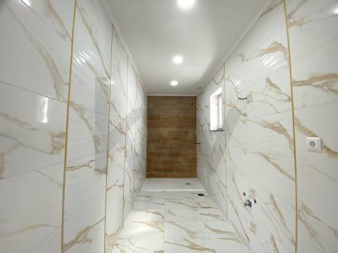 Moradia em Banda T3 C/ Terraço - EM RENOVAÇÃO - Alcongosta - Fundão