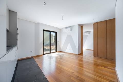 T1 com varanda a poente, novo, no centro de Leça da Palmeira