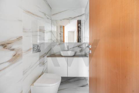 T1 com varanda a poente, novo, no centro de Leça da Palmeira