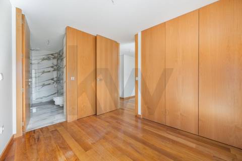 T1 com varanda a poente, novo, no centro de Leça da Palmeira