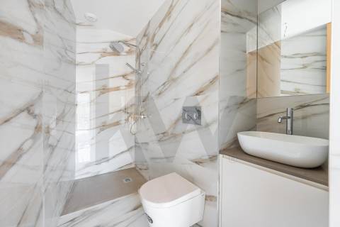 T1 com varanda a poente, novo, no centro de Leça da Palmeira