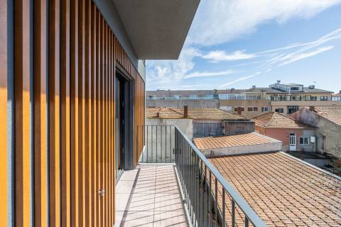 T1 com varanda a poente, novo, no centro de Leça da Palmeira