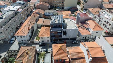 T1 frente, com varanda, novo, no centro de Leça da Palmeira