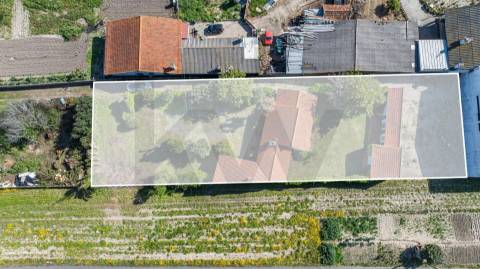 Moradia térrea nas "Quintas do Norte" com jardim e garagem - entre a praia e a ria