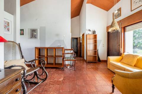 Moradia térrea nas "Quintas do Norte" com jardim e garagem - entre a praia e a ria