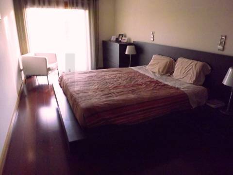 T2 mobilado com varanda para arrendamento - Ramalde