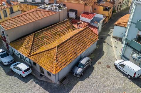 Moradia Térrea no centro de Leça da Palmeira junto ao mar!!