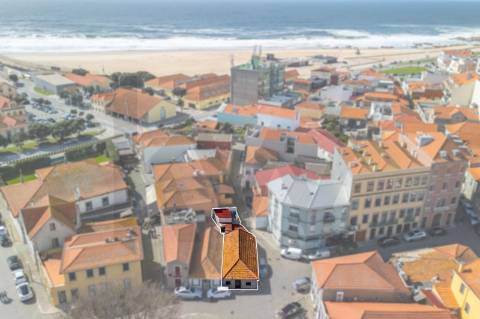 Moradia Térrea no centro de Leça da Palmeira junto ao mar!!