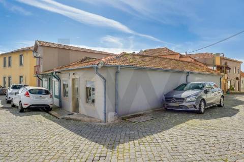 Moradia Térrea no centro de Leça da Palmeira junto ao mar!!