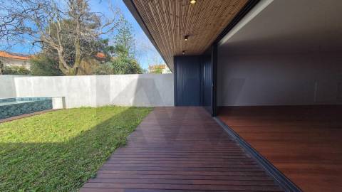 T4 Duplex com Piscina Privativa em Nevogilde NOVO