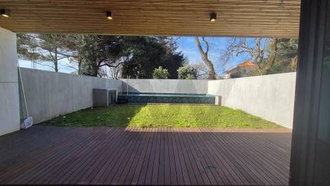 T4 Duplex com Piscina Privativa em Nevogilde NOVO