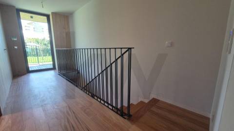 T4 Duplex com Piscina Privativa em Nevogilde NOVO