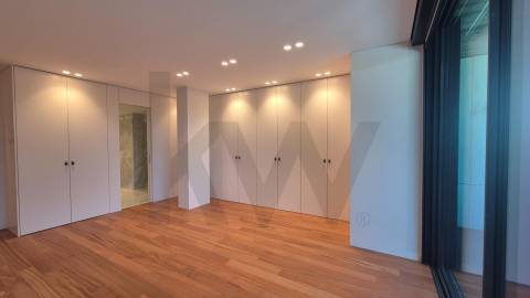 T4 Duplex com Piscina Privativa em Nevogilde NOVO