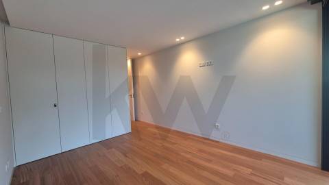 T4 Duplex com Piscina Privativa em Nevogilde NOVO