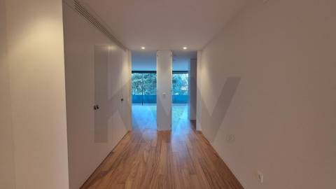 T4 Duplex com Piscina Privativa em Nevogilde NOVO