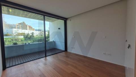 T4 Duplex com Piscina Privativa em Nevogilde NOVO