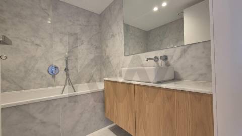 T4 Duplex com Piscina Privativa em Nevogilde NOVO