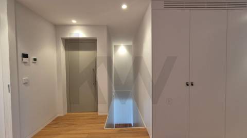 T4 Duplex com Piscina Privativa em Nevogilde NOVO