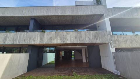 T4 Duplex com Piscina Privativa em Nevogilde NOVO