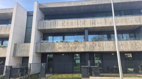 T4 Duplex com Piscina Privativa em Nevogilde NOVO