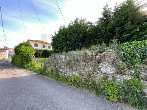 TERRENO PARA CONSTRUÇÃO COM 600 M2 - VILA DE CUCUJÃES, OLIVEIRA DE AZEMÉIS