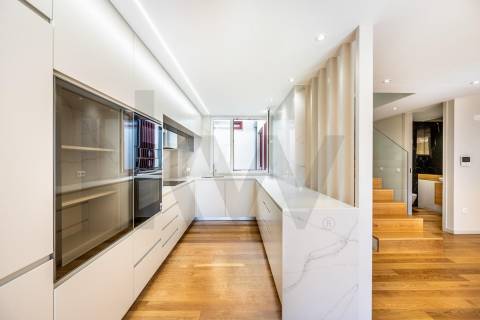 Moradia T3+1 Nova na Foz do Douro – A 80 metros do Mar