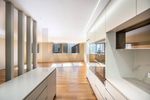 Moradia T3+1 Nova na Foz do Douro – A 80 metros do Mar