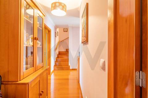 Apartamento T3 | Duplex | Último andar | Varandas | Aquec central | Santa Joana, Aveiro