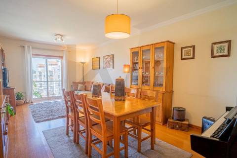 Apartamento T3 | Duplex | Último andar | Varandas | Aquec central | Santa Joana, Aveiro