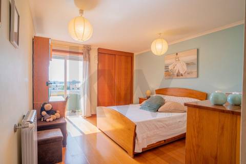 Apartamento T3 | Duplex | Último andar | Varandas | Aquec central | Santa Joana, Aveiro