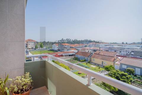 Apartamento T3 | Duplex | Último andar | Varandas | Aquec central | Santa Joana, Aveiro