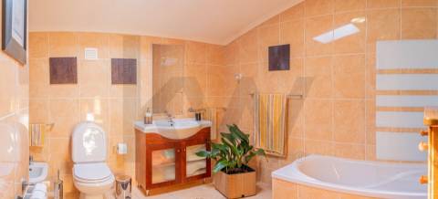 Apartamento T3 | Duplex | Último andar | Varandas | Aquec central | Santa Joana, Aveiro